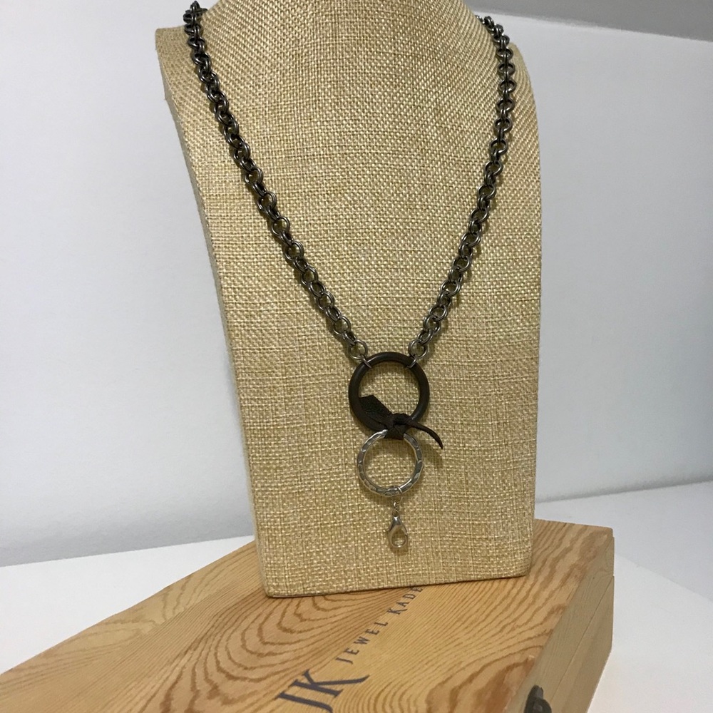 JEWEL KADE 🐚Around Town 26”charm holder necklace